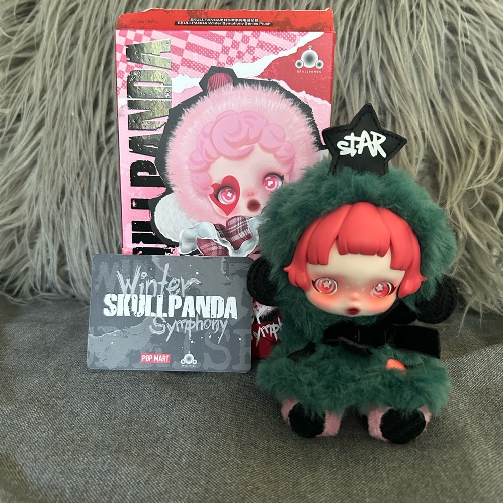 Pop Mart Skullpanda Winter Symphony Partita